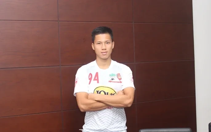 Nguyễn Hữu Anh Tài trong trang phục HAGL giai đoạn đầu sự nghiệp