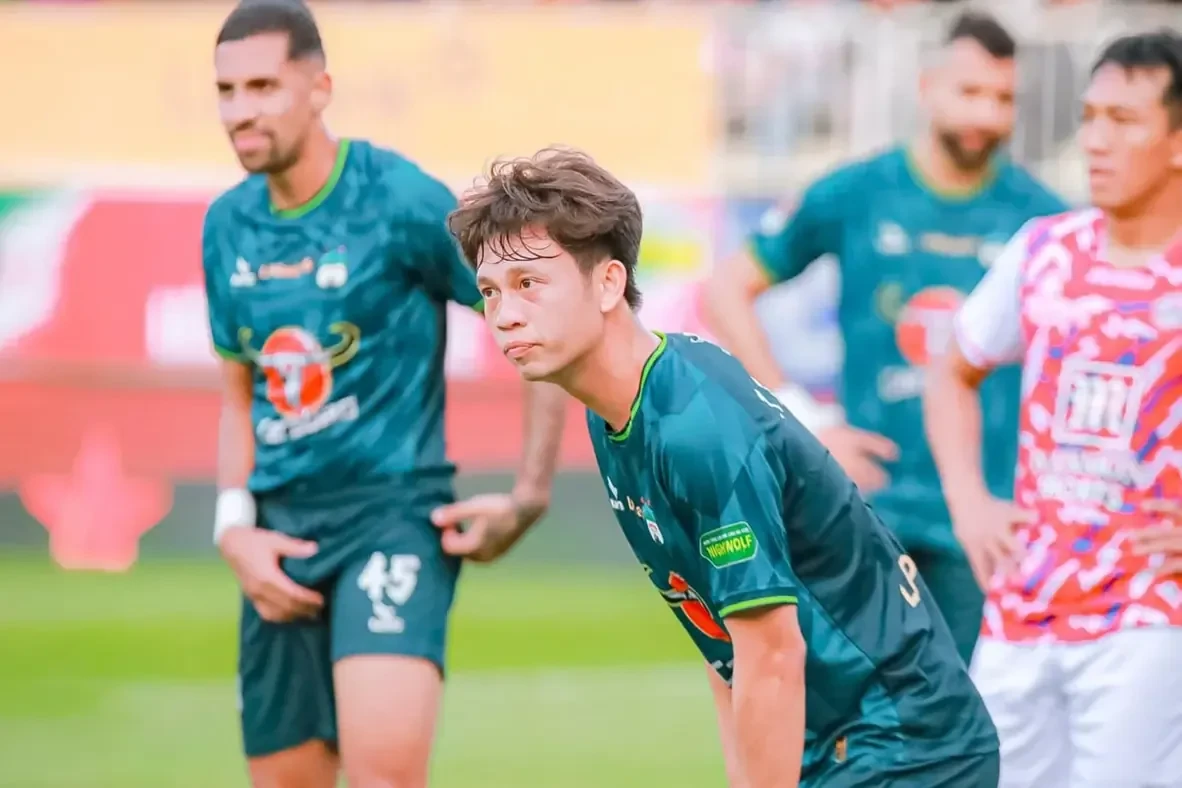 Trần Thanh Sơn thi đấu trong màu áo HAGL
